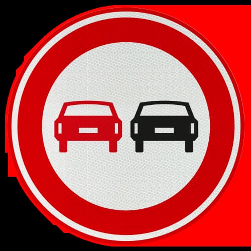 Verkeersbord F01: Verbod voor motor-voertuigen om elkaar onderling in te halen